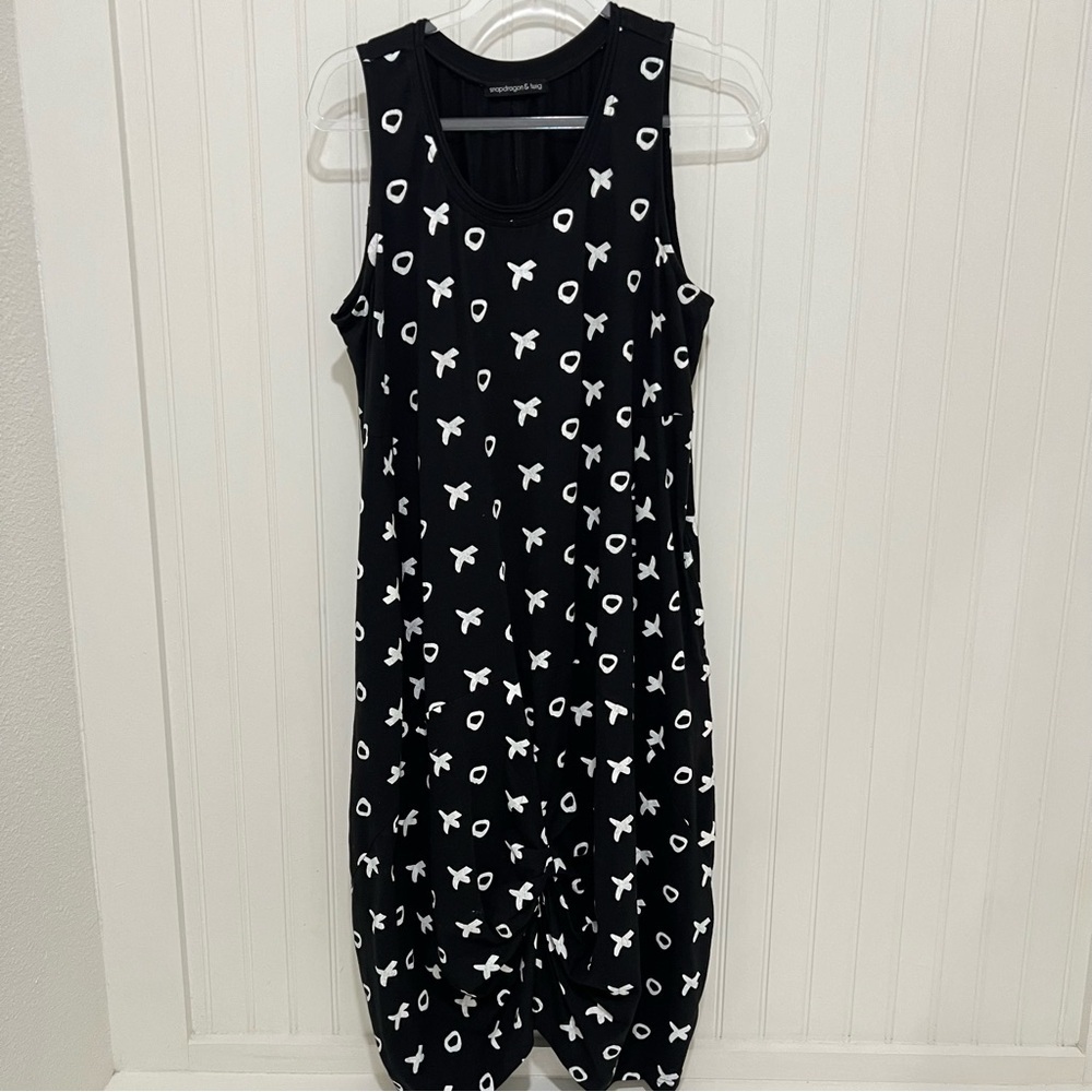 Lagenlook Black and White X’s and O’s Sleeveless Dress